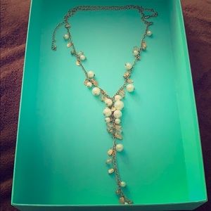 👗👗👗 Pearl and Gold Leaf Necklace 👗👗👗